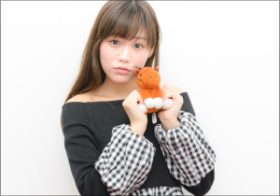 【大阪杯（G1）特別企画】予想師の孫にして競馬好きアイドル・楠原安里梨が大胆予想!! 美女からの熱いエールを受けた馬は…