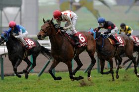 浜中俊騎手が「斜行男」汚名返上へ決意も「強すぎる気持ち」が心配……ヴィクトリアマイル（G1）の主役ミッキークイーン「課題」は鞍上のメンタル？