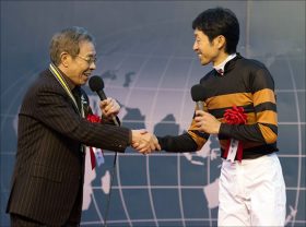 北島三郎オーナー、有馬記念で１年振り「まつり」熱唱に賛否両論!? キタサンブラック異例の「去り際」