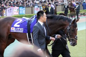 JRA天皇賞・秋「サイン」反町隆史来場でレイデオロが大本命!? 日本競馬最強の「相棒」武豊×金子真人の「意外な共通点」とは