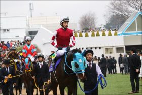 武豊の「背中」押した蛯名正義!? オジュウチョウサン有馬記念の裏に「同期の絆」オーナー評価はダダ下がり