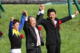 JRA「超大物」ヴェロックス出陣!! デビュー戦「馬なり8馬身差」圧勝の”金子ブランド”が「ワグネリアン・ロード」を突き進む！