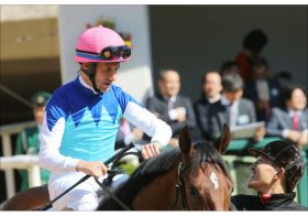 JRAアリストテレスに「完全復活」の兆し!? “期待ハズレ”の春から大変身、「いい内容のレース」M.デムーロは京都大賞典（G2）に手応えあり