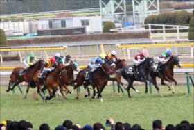 JRA藤原英昭厩舎「歴代最高ペース」でリーディング当確!? 驚異の3着以内率6割超え「今、最も金になる厩舎」の狙い目とは