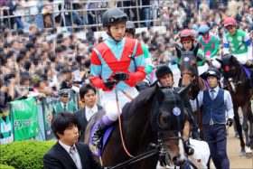 武豊ジャンダルム「米遠征」断念……「迷走」感強まるも秋は得意距離で