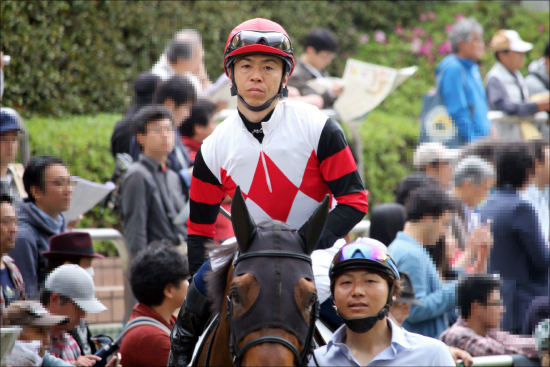 気になる北村騎手の「容態」は……：北村宏司「落馬重傷」の容態 | GJ