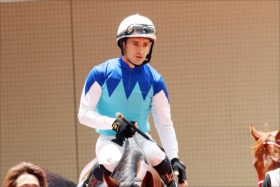 JRAルメール「引退宣言」……凱旋門賞フィエールマン勝利への渇望