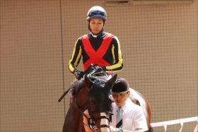 武豊「神騎乗」3連勝に絶賛の嵐！ オジュウチョウサン「刺激」で天才復活……超良血「10冠ベビー」で驚愕の大外一気