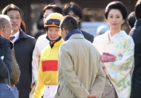 JRA藤田菜七子”絶好調”も「ホヤホヤ新人扱い」に胸中複雑!? 新ルール採用で騎乗依頼殺到も「特別戦騎乗5％」の現実……