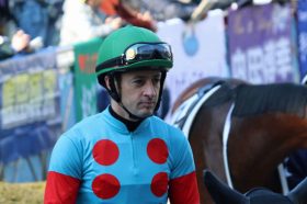 JRAルメール騎手「燃え尽き症候群」でリーディング陥落の危機!? クラシック大本命サートゥルナーリアにも影響か