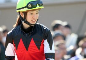 JRA藤田菜七子騎手×アーモンドアイに勝った馬「コンビ結成」にファン熱狂!? 小倉のメインレースで”異色”コラボ実現！