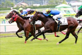 JRAで「超常現象」が起きた!? レース中「謎の浮遊物体」が話題も、吉田隼人騎手の「痛いミス」だった？