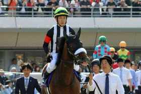 JRAオークス「ああ、悔しい！」カレンブーケドール津村明秀騎手に絶賛の嵐！ アンカツ「結果以外は満点」もデビュー15年目の悲願にあと一歩……