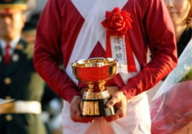 【函館2歳S】レヴァンテライオンがレコードVも、三浦皇成騎手のガッツポーズが早すぎ？