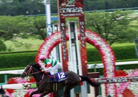 JRA宝塚記念（G1）リスグラシュー「2番手」の”予兆”あった? D.レーン「この位置で大丈夫」豪州の若き天才たる所以の「洞察力」