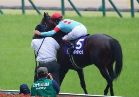 JRAマイルCS（G1）福永「代役」池添謙一インディチャンプが春秋マイル王！「絶対、勝つんだという気持ち」で代打男が8年ぶりの大仕事