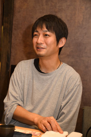 パチスロライター木村魚拓×麻雀Mリーガー滝沢和典が飲み談義!?　「じゃあ、飲みながらで！」業界トップランナーの“ぶっちゃけトーク”【Mリーグ開幕直前インタビュー】の画像2