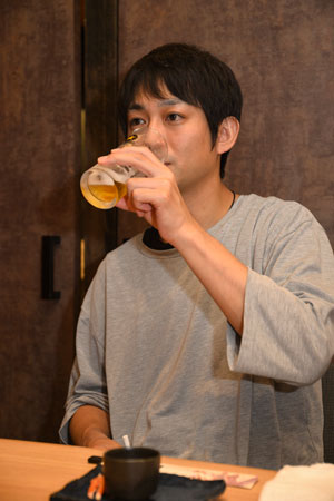 パチスロライター木村魚拓×麻雀Mリーガー滝沢和典が飲み談義!?　「じゃあ、飲みながらで！」業界トップランナーの“ぶっちゃけトーク”【Mリーグ開幕直前インタビュー】の画像6