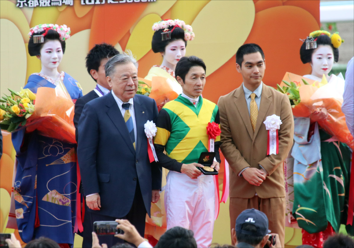 JRA武豊に嬉しい悩み!? 4歳牡馬「最後の希望」ワールドプレミアが待望の復帰! 秋の古馬G1でアノ馬を天秤にかけることに……の画像2