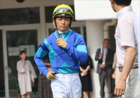 川田将雅賞賛の「ノーステッキ圧勝」に大物牝馬の“桜花賞熱”高まる!? シンエンペラーにフォーエバーヤング…絶好調・藤田晋オーナーからまた1頭「大物候補」が出現！