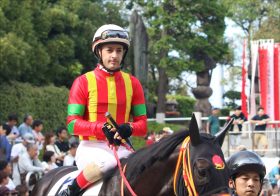 JRA武豊「とても乗り味がいい」C.ルメール「来年が楽しみ」。 東西で「Kingman×独オークス馬」の超大物2歳が強烈インパクト！