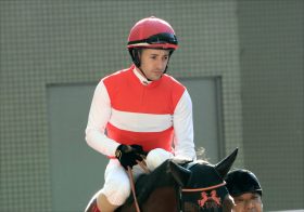 JRA C.ルメール「平場」でガッツポーズの大逆転！「もう無理だと思った」絶体絶命のピンチを救ったドゥラメンテ級末脚