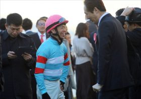 JRA北村宏司騎手「油断騎乗疑惑」に一時非難轟々!? ゴール前追わなかった“ファインプレー”の理由