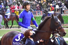 JRA天皇賞・春（G1）ディアスティマ「人気急降下」も安藤勝己氏称賛の大健闘6着！ 急きょ乗り替わりで今年「芝2勝」騎手が見せた意地