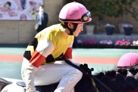 武豊でも、今村聖奈でもダメだった「単勝108.5倍」が激走！ 40万馬券演出は立役者・古川奈穂と「西の大物厩舎」急接近の予感!?