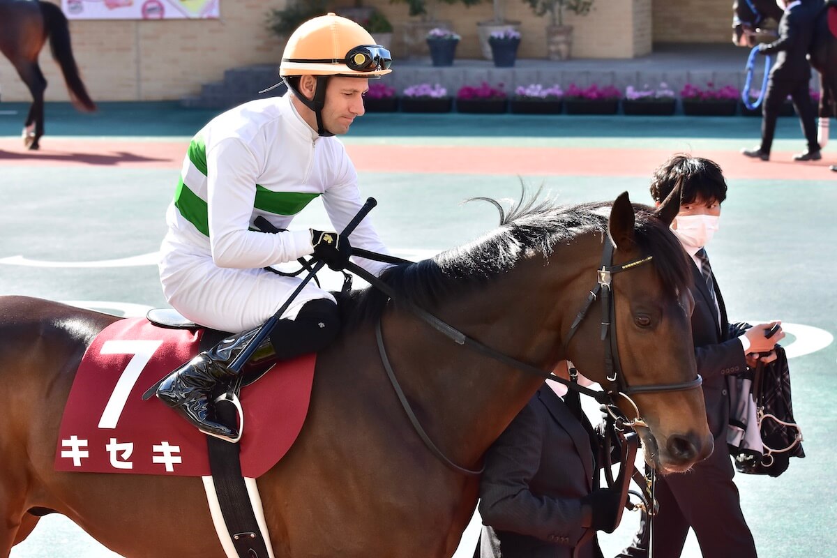 JRA「蚊帳の外」M.デムーロもがっくり!? 大阪杯「単勝68.8倍」モズベッロ2着激走にレイパパレと逃げて良し、コントレイルと捲って良しだった「あの馬」の存在の画像2