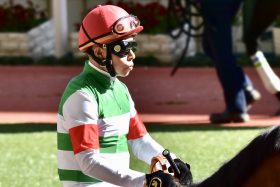 JRA岩田康誠ついに「干され」始めた!? ラジオNIKKEI賞（G3）で「重賞100勝＆全10場重賞制覇」にWリーチで出るか“挑発”ガッツポーズ