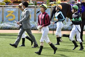 JRAご祝儀もらうも「11戦未勝利」、待望復帰も「ブランク」隠せぬ勝負勘…浦島状態の実力派が直面した厳しい現実