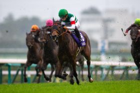 JRA宝塚記念（G1）断然1番人気サートゥルナーリアはなぜ「轟沈」したのか!? クロノジェネシス、レイパパレに漂う危険な臭い…… 「18万馬券」が飛び出した背景に攻略のカギ？
