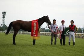 JRA金杯の激穴馬！マスコミ嫌い岩田康誠騎手ケイデンスコールの激走を事前に把握していたのも至極当然、穴馬で決着も順当な結果…