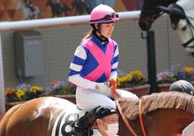 女性騎手の来日で「菜七子ルール」に違和感!? 互角以上に渡り合うT.マーカンド夫妻の存在