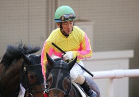 JRA降板騎手の「心身とも」に痛過ぎた結末、自身は3戦全敗のいいところなし…乗り替わりの「神騎乗連発」に心中複雑!?