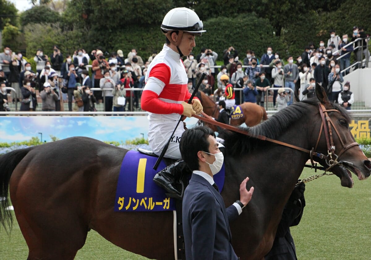 C.ルメール「消極的騎乗」…1番人気ダノンベルーガが失速したワケ…。武豊の「神騎乗」を辛口ご意見番が絶賛! 助演男優賞騎手が魅せた完全燃焼とディープインパクト産駒のド根性!! 「ラッキー男」が「逆ソダシ」狙う!? 安田記念(G1)【週末GJ人気記事ぶった斬り!】の画像3