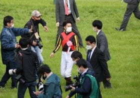 JRA「早く調教師になって」“パリピ”福永祐一に川田将雅が辛口エール!? 武豊でも成し得ていない日本ダービー3連覇へ「万年2番手」が覚醒したワケとは