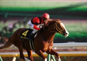 武豊が泣き、三浦皇成が笑った超スロー。札幌記念パンサラッサVSジャックドールの動向は