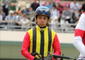 JRA岩田康誠の神騎乗に「これは観戦料」いつまで？ 23万馬券演出の“裏”でプロに食い物にされる「競馬で負け慣れた」人々