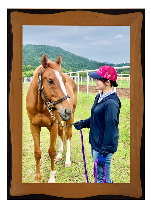 15AJCCを制した長距離レースの常連は、ご飯ちょうだいアピールの激しい大食い馬に｜クリールカイザーの画像6