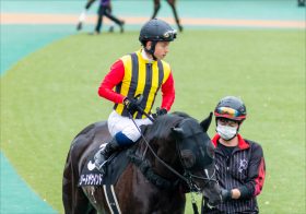 無情の「G1乗り替わり」から4年…“元”エリート騎手が出会った大物2歳牝馬
