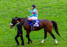 JRA昨年はアーモンドアイが「土壇場」で大逆転！ そろそろ気になるコントレイルの“忘れ物”の行方