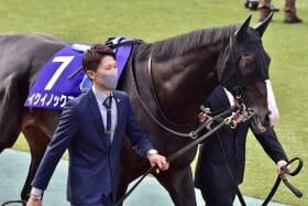 凱旋門賞（G1）スルーセブンシーズ大健闘4着に「イクイノックスを見たかった」の声続々……。世界最強ホースの不在を日本の競馬ファンが改めて惜しんだ理由とは