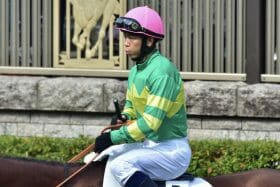 イクイノックスに縁のある苦労人が「8年ぶり」のG1勝利！リバティアイランド凌ぐ勝ちタイムでレコード更新