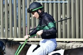 皐月賞（G1）負かした騎手の頭を叩く「前代未聞」の挑発が物議…M.デムーロが最も愛したネオユニヴァース、最強馬と評したドゥラメンテ