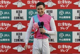 新たな「クロフネ来襲」で日本人騎手は面目丸潰れ!? JRA信者になったアノ騎手も再来日を熱望…「国外逃亡疑惑」の問題児も存在感