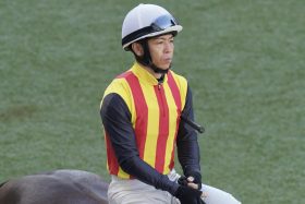 C.ルメール「大ヒンシュク」のピースサインから4年…25年目苦労人ジョッキーが“因縁の相手”の代打で重賞チャンス