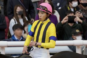 横山武史「オヤジ狩り」成功の大外一気！ NHKマイルCでC.ルメールの「完コピ」冴えた、春の東京で大爆発の予感