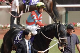 「27キロ減」激やせがファンを翻弄した宝塚記念…C.ルメールも福永祐一も馬券圏外、「50万馬券」の波乱に一役買った香港の刺客